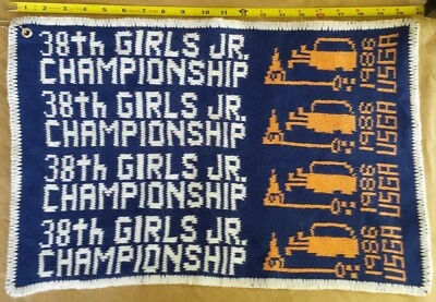 UNIQUE KNIT COMMEMORATIVE GOLF TOWEL: 1986 USGA 38th Girls Junior Championship — 第 1/4 张图片