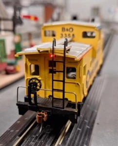 HO Athearn Chessie WV Caboose - F&R Marker Lights - Stay Alive - Metal Wheels - Picture 1 of 7