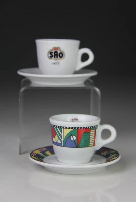 Par de tazas y platillos de porcelana de espresso/demitasse Foto 1 de 4