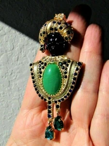 Beautiful Figural Blackamoor Brooch Blue Rhinestone Green Lucite Belly Signed - Picture 1 of 12