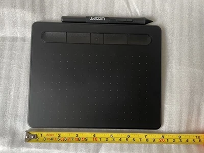 Wacom Intuos Bluetooth Graphics Tablet with Pen CTL-4100WL - Image 1 of 4