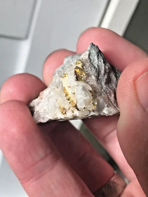 oro nativo, hojas y cristalino, en calcita/cuarzo, Breckenridge, CO, EE. UU. Foto 1 de 4