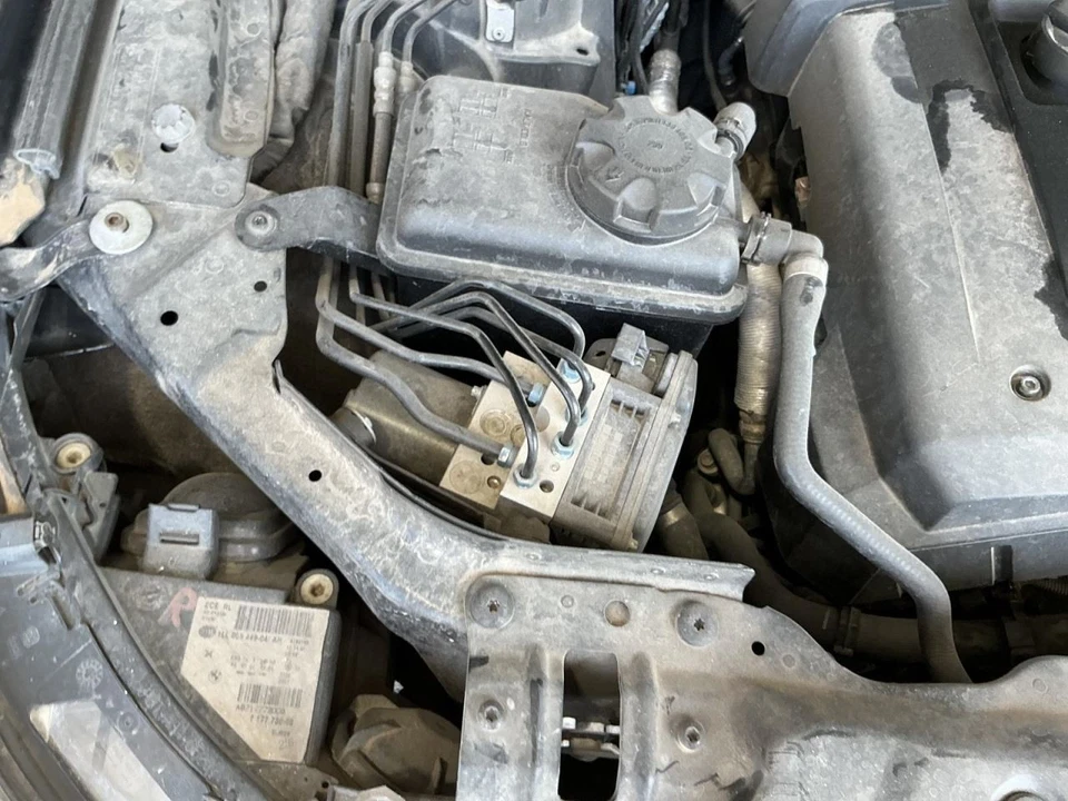 Conjunto de peça de freio antibloqueio bomba ABS compatível com 08-10 BMW 528i 4949547 - Imagem 1 de 1