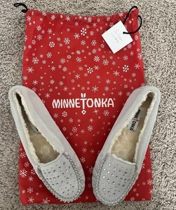 MINNETONKA SIZE 9 WOMEN'S STYLE # 46287 BRAND NEW IN BAG SILVER - Picture 1 of 3