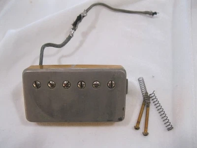 Pastilla de puente de guitarra Gibson Pat # T-TOP 1974-75 CHAPADA EN ORO de colección 7,69 ohmios Foto 1 de 4