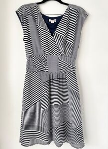 DE.CORP BY ESPIRIT Urban Casual Collection Elegant Striped Size 4 (Fits XS)