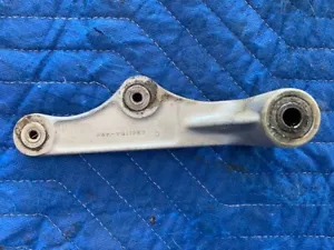 Cessna 310 RH Main Gear Door Retraction Bellcrank P/N 0841104-498 - Foto 1 di 4