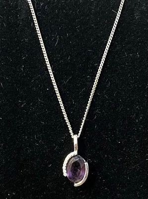 925/ Silber Kette mit Anhänger, Amethyst, simulierte Diamanten, 35 cm lang. - Bild 1 von 2