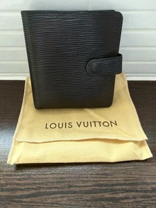 Portafoglio Louis Vuitton originale bi-fold in pelle nera Epi Noir. - Foto 1 di 12