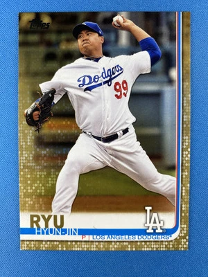 Hyun-Jin Ryu 2019 Topps #515 Gold #/2019 Los Angeles Dodgers - Image 1 of 2