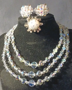 Collana di perle di cristallo AB triplo filo vintage e orecchini a clip abbinati  - Foto 1 di 8