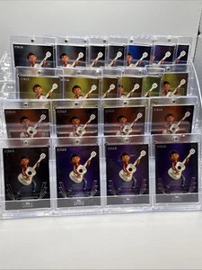 Lote de 20 paquetes numerados Topps Disney Genesis Miguel Black Shimmer 2025 y otros - Imagen 1 de 9
