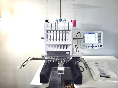 Elna выразительный 970 (7) игла компьютеризированная вышивальная машина / насадка - Изображение 1 из 4