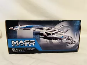 Dark Horse BioWare Mass Effect Alliance Normandy SR-2 Envío Réplica Rara Fuera de imprenta - Imagen 1 de 8