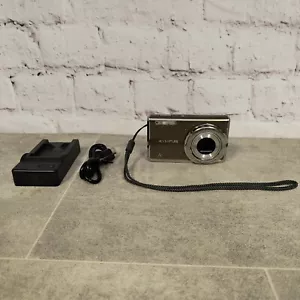 Olympus FE-5035 14MP Digital Camera - Compact, 5x Zoom, HD Video - Gold Edition - Picture 1 of 9