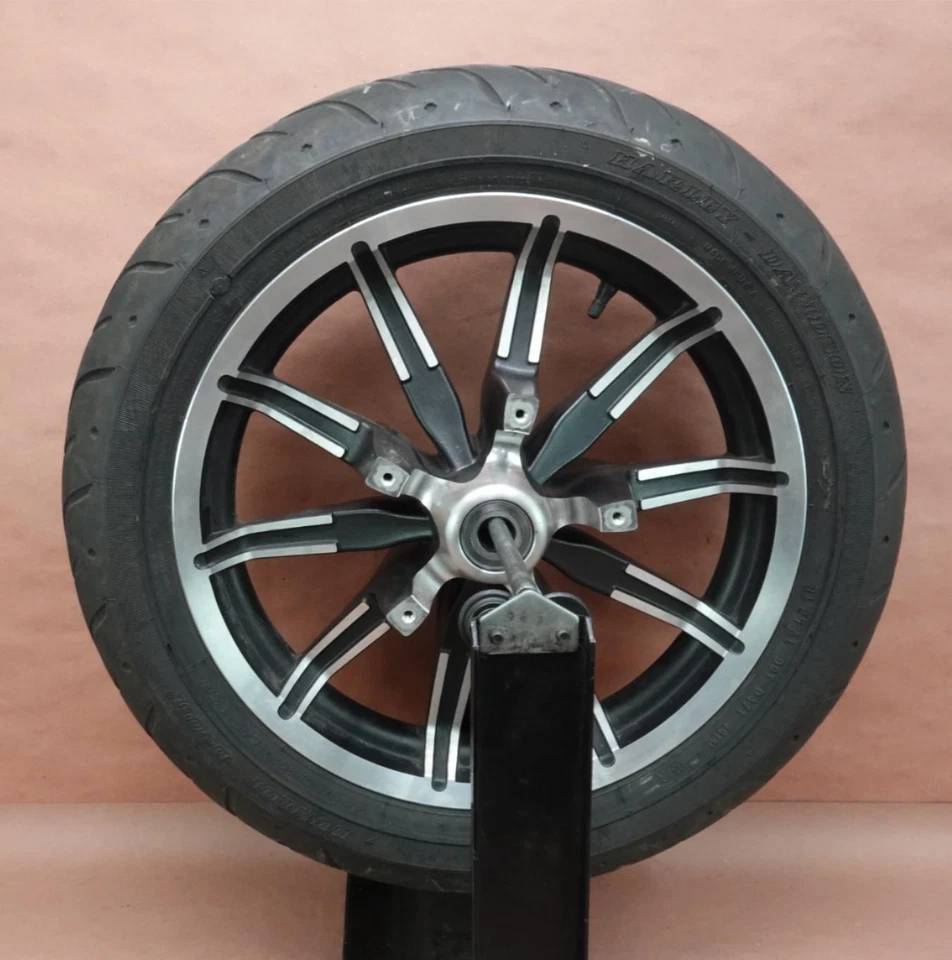 2017-2022 Harley Davidson Road King FLHR Front Wheel Rim Tire 130/80 B17 - Изображение 1 из 4