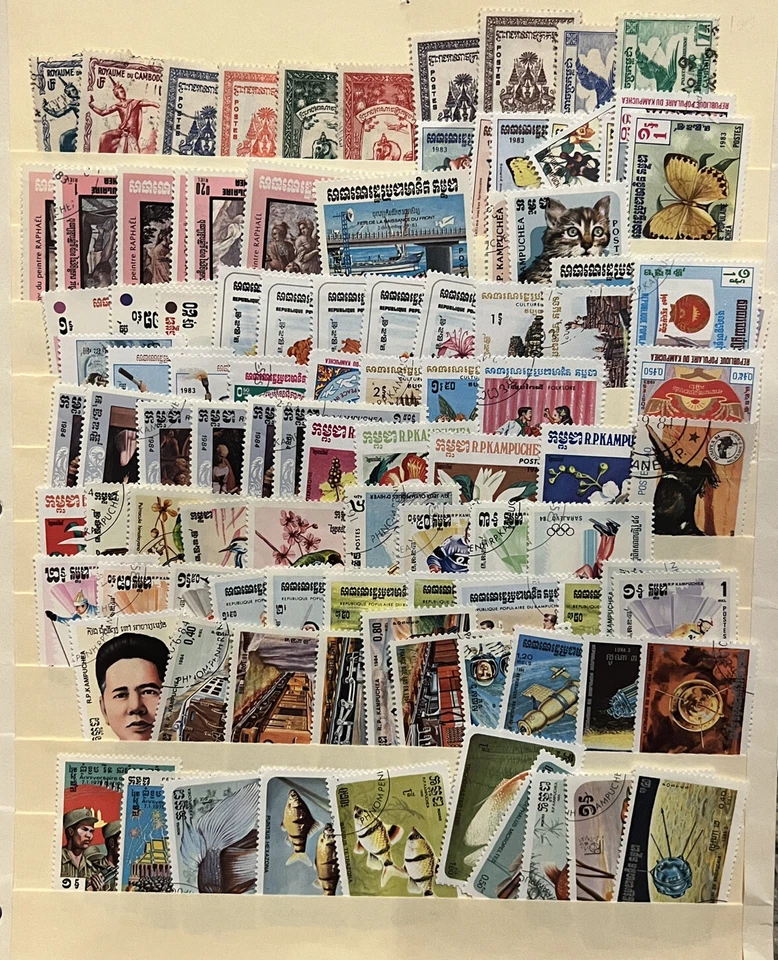 LOTE MASIVO DE SELLOS USADOS COMO NUEVOS DE KAMPUCHEA CAMBOYA EN UNA PÁGINA DE STOCK, ALGUNOS CONJUNTOS Foto 1 de 4