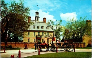 The Governor's Palace Williamsburg Virginia Postcard - Picture 1 of 2