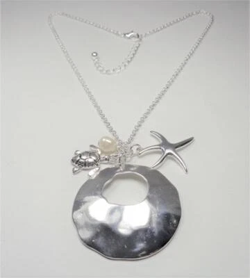 COLLAR PLAYA MODA RODIO TONO PLATA CONCHA ESTRELLA DE MAR TORTUGA PERLA VIDA MARINA Foto 1 de 4