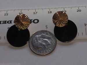 14KT YELLOW GOLD SUNBURST BLACK ONYX CIRCLE STUD EARRINGS, 9/16 X 13/16", 2.4G - Picture 1 of 2