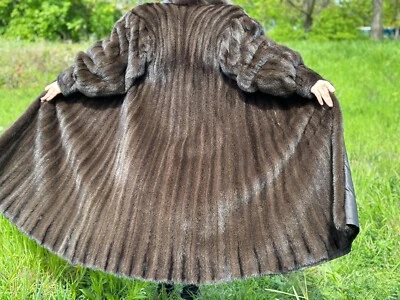 Pelzmantel Pelz Nerzmantel Nerz Pelliccisa die Visone Mink Coat Fur Black Cross - Bild 1 von 4