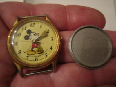 ВИНТАЖНЫЙ DISNEY МИККИ МЫШИ ЧАСЫ БЕЗ ГРУППЫ НЕ РАБОТАЕТ НА ЗАПЧАСТИ-OFC-12 - Изображение 1 из 3