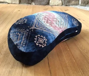 Spirit of OM  Meditationskissen, Halbmond indigo/peach - Bild 1 von 2