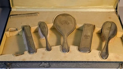 Ancien Coffret Nécessaire de toilette en métal argenté + coffret - Photo 1/4