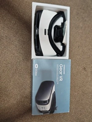 Samsung Gear VR SM-R323 Virtual Reality Headset Oculus For Galaxy S7/Edge - Image 1 of 3