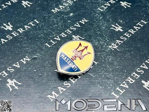 Maserati Emblem Dreizack Tridente Oval beige Metal Neu Klein 63 mm Emaille Trunk - Bild 1 von 3