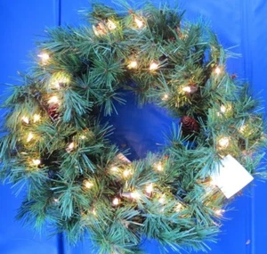 Christmas: 18" PRE-LIT PVC WREATH WITH 50 White Lights Complete! - Picture 1 of 8