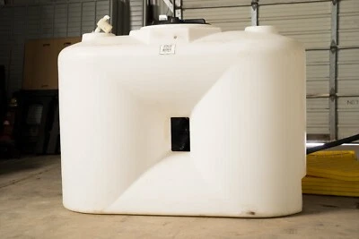 Tanque puerta Norwesco 150 galones, usado Foto 1 de 3