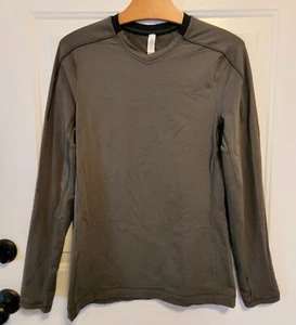 Lululemon Green V-neck Reflective Pocket Long Sleeve Thumbholes Shirt Size Small - Picture 1 of 4
