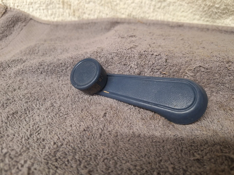 79-00 Toyota Pickup Tacoma 4Runner Manual Window Crank Handle Blue Original OEM - Image 1 of 4