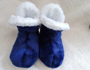 Warm & Cozy W Sz Lg 9-10M Faux Fur Fleece Lined Navy Boot Style Slips Bott Nubs - Picture 1 of 4