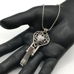 Collar Brighton ID Trabajo Insignia Soporte Clip Placa Plata Corazón 32.5-34.5" Cadena - Imagen 1 de 11