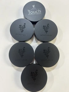 Younique Mineral Touch Pressed Powder Foundation - Picture 1 of 19