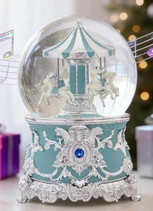 Reindeer Carousel Snow Globe Music Box - Wind Up Musical Christmas Ornament w... - Bild 1 von 6