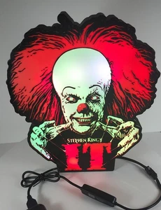 Pennywise Clown IT Scatola luminosa horror stampata in 3D | Luci LED | Decorazione horror - Foto 1 di 7