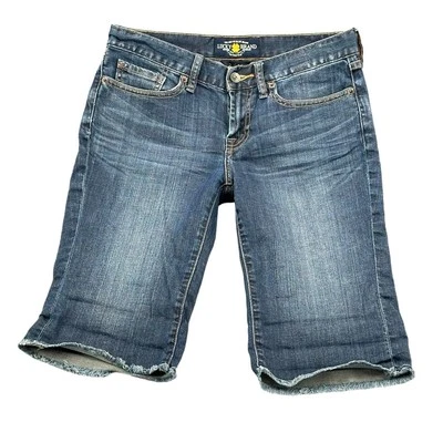 Pantalones Cortos Lucky Brand Para Mujer 26 Abbey Bermuda Lavado Oscuro Denim Deshilachado Puños Elásticos Foto 1 de 4