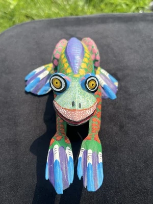 Efraín Fuentes Signed Alebrije Frog - Vibrant Oaxacan Folk Art Copal Wood - Image 1 of 4