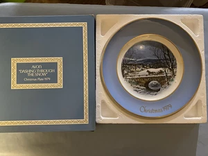 Avon Christmas Plate 1979 "Dashing Through the Snow" Wedgwood 7th Edition VTG - Picture 1 of 3
