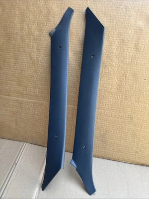 Chevrolet S10 1992 lado izquierdo y derecho pilar A moldura parabrisas usado gris oscuro Foto 1 de 4