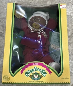 1983 Cabbage Patch Kinder Afroamerikaner Junge braune Augen Grübchen Schnuller MIB - Bild 1 von 11