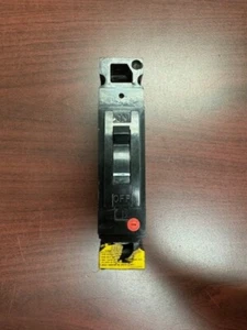 Interruptor eléctrico general GE TED113020 1 polo 20 amperios 120/277 voltios atornillado USADO - Imagen 1 de 7