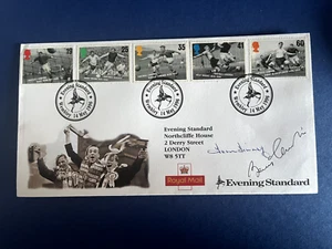 TOM FINNEY / BOBBY CHARLTON - ENGLAND FOOTBALLERS - SIGNED FIRST DAY COVER - Picture 1 of 1