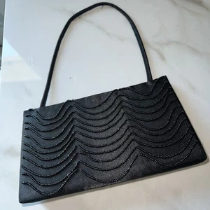 Mini Bolso de Mano Victorias Secret Negro Detalle de Cuentas Semilla Rojo Satinado Interior Nuevo - Imagen 1 de 6