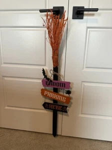Broom Parking Here YARD STAKE HALLOWEEN OUTDOOR GARDEN DECOR TX - Picture 1 of 4