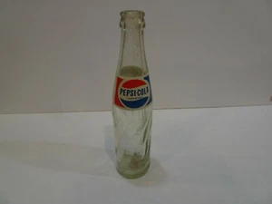 Bottiglia di vetro trasparente Pepsi Cola Soda araba straniera vintage RARA - Foto 1 di 3
