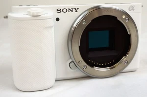 Sony ILCZVE10/W Alpha ZV-E10 Vlog Kamera Digitalkamera - Bild 1 von 1